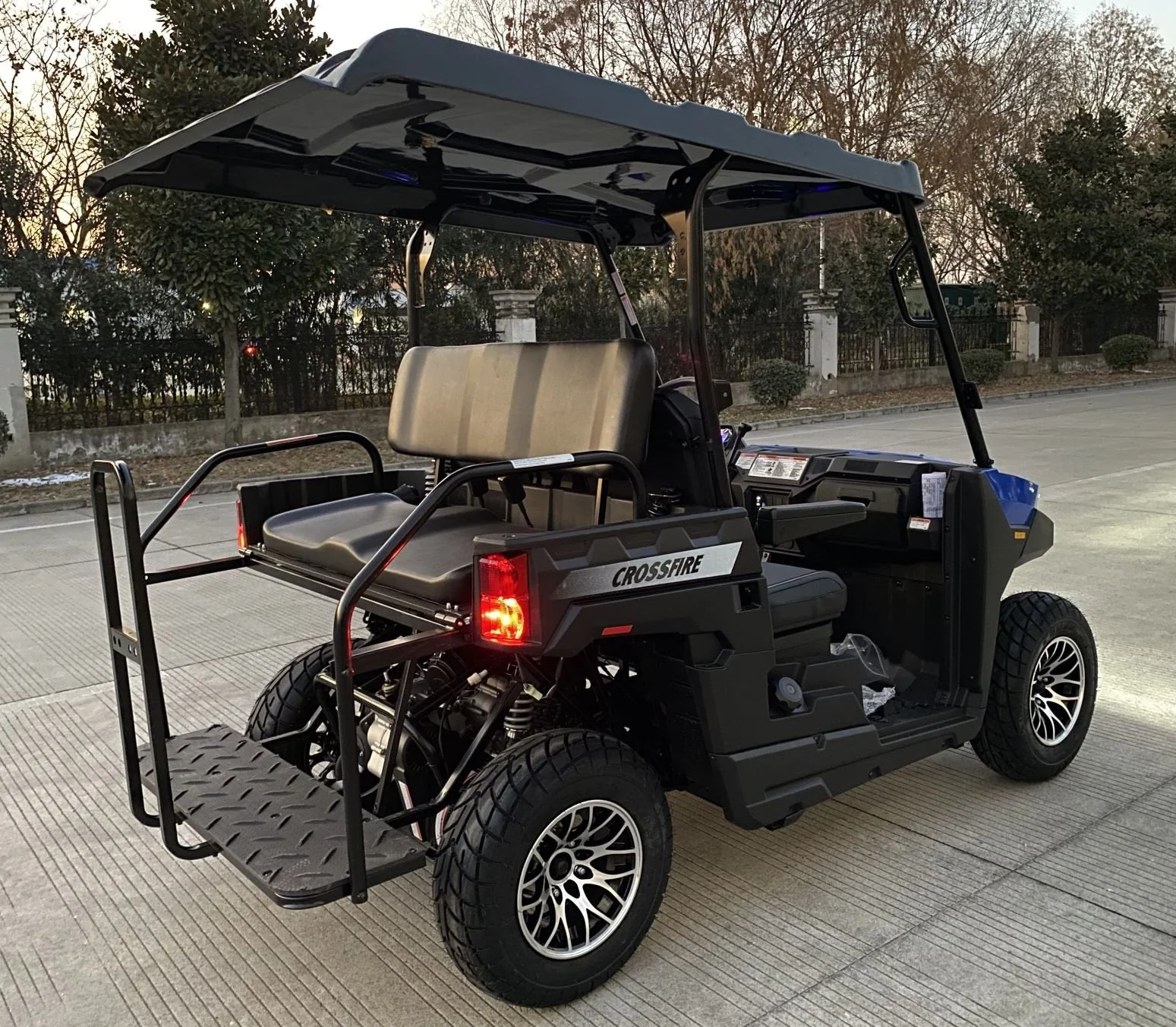 Crossfire LH200 Gas Golf Cart, Electronic Fuel Injection, Automatic with Reverse, Deluxe Alloy Wheels - Image 26