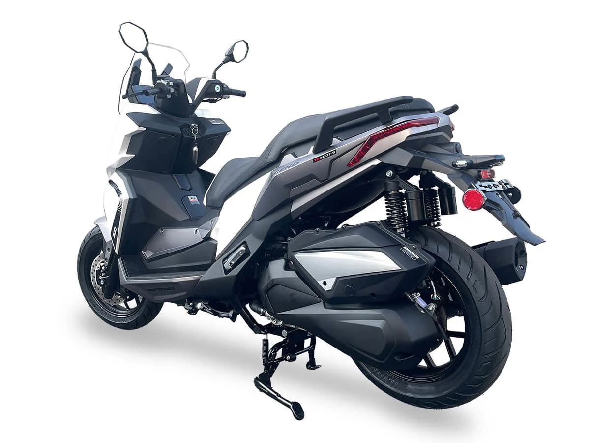 Defender 300cc EFI Street Scooter, Water-cooled, Automatic Shifting, Keyless Start, ABS Brakes - Image 10
