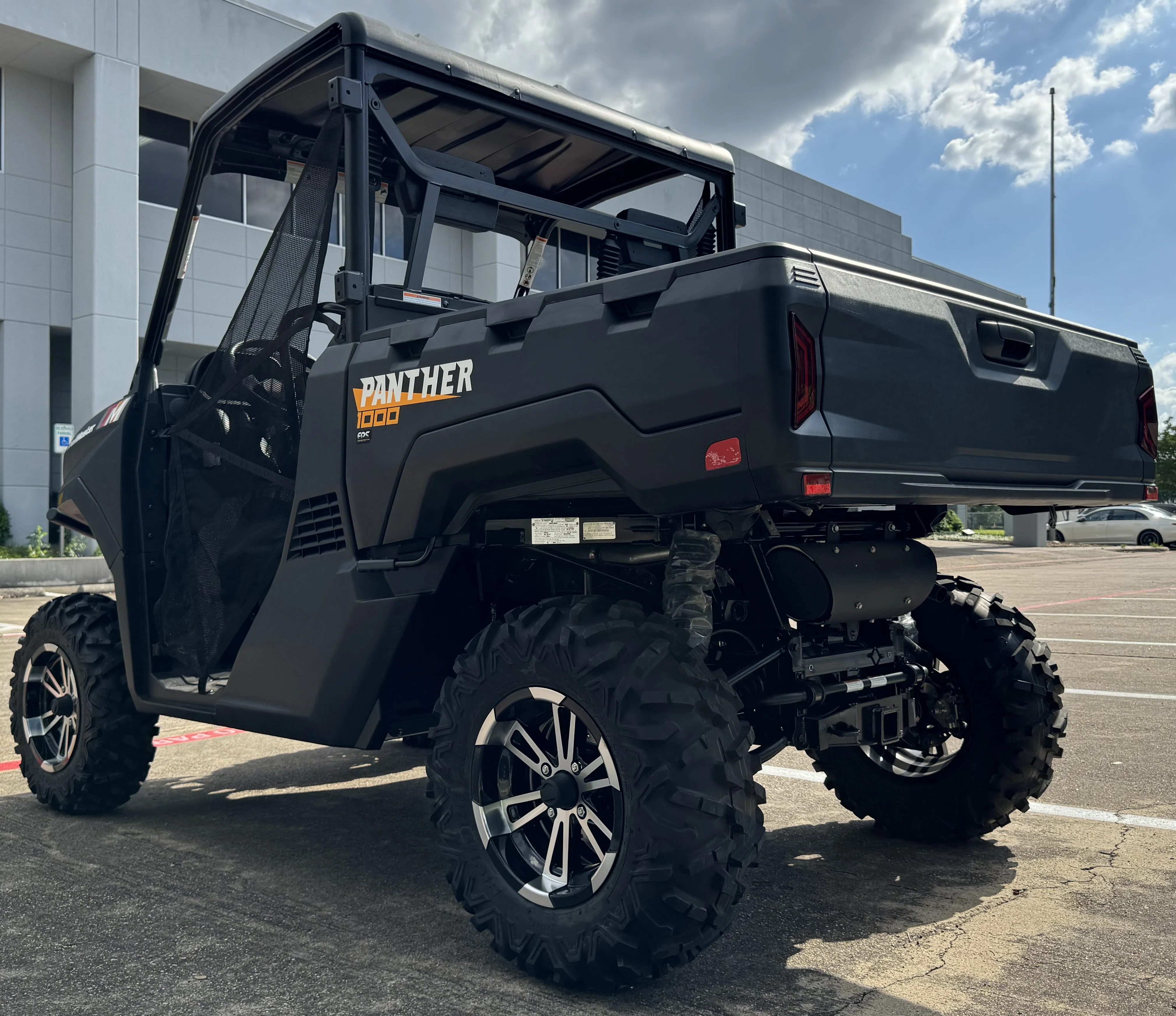 TrailMaster Panther 1000 UTV, 4X4, Larger Body, Electronic Power Steering, Heavy Duty Suspension, 83hp V-twin EFI Engine, High Low Range Automatic Trans, CA Legal - Image 7