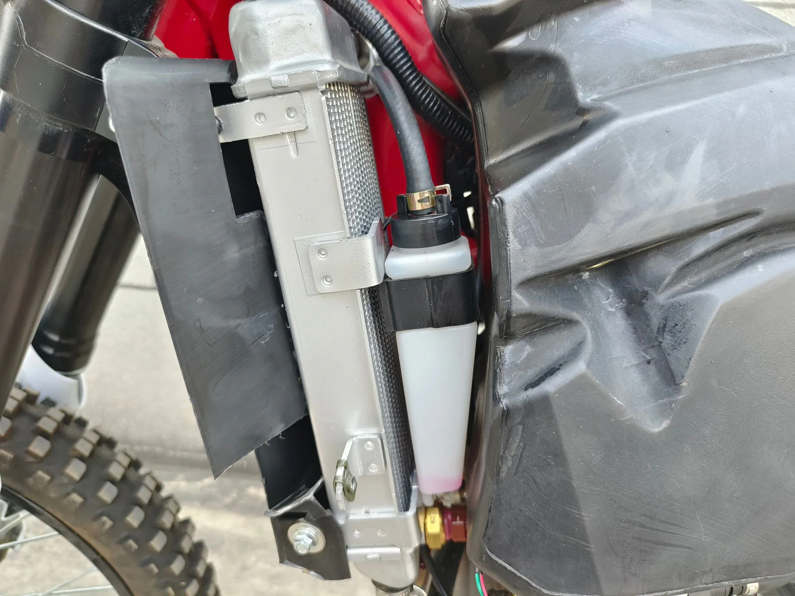 TrailMaster TM38EX 300 Dirtbike 31hp, 6-Speed Manual, Liquid Cooled, Fuel Injected - Image 15